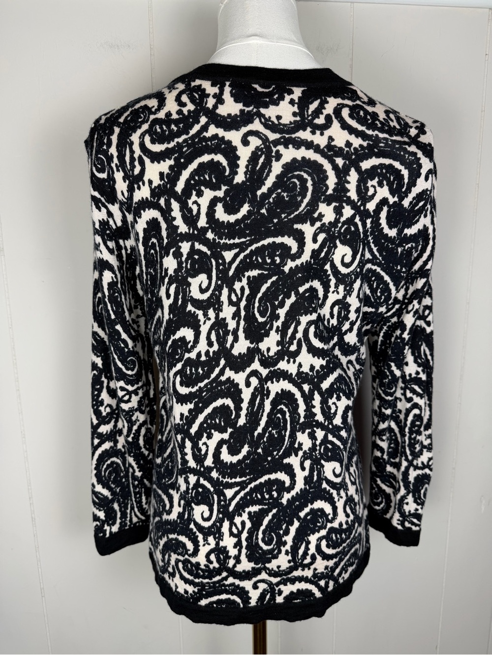 Talbots Vintage Merino Wool Women's Cardigan Sweater Size Medium - Picture 4 of 14